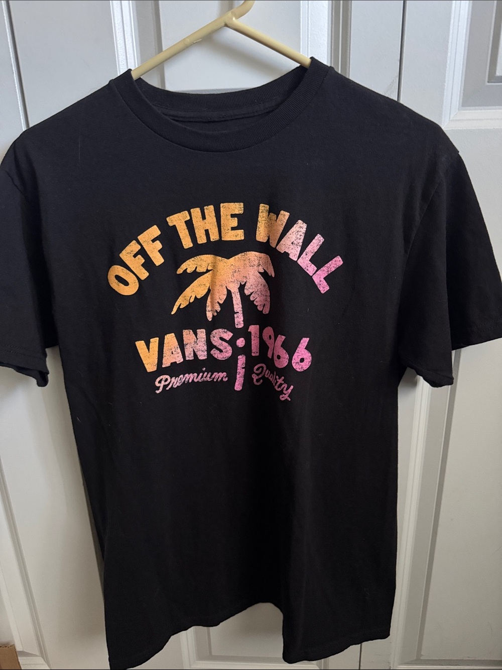 🌟4 for $20
Vans Black Tee with Sunset Palm Logo in Orange & Pink
